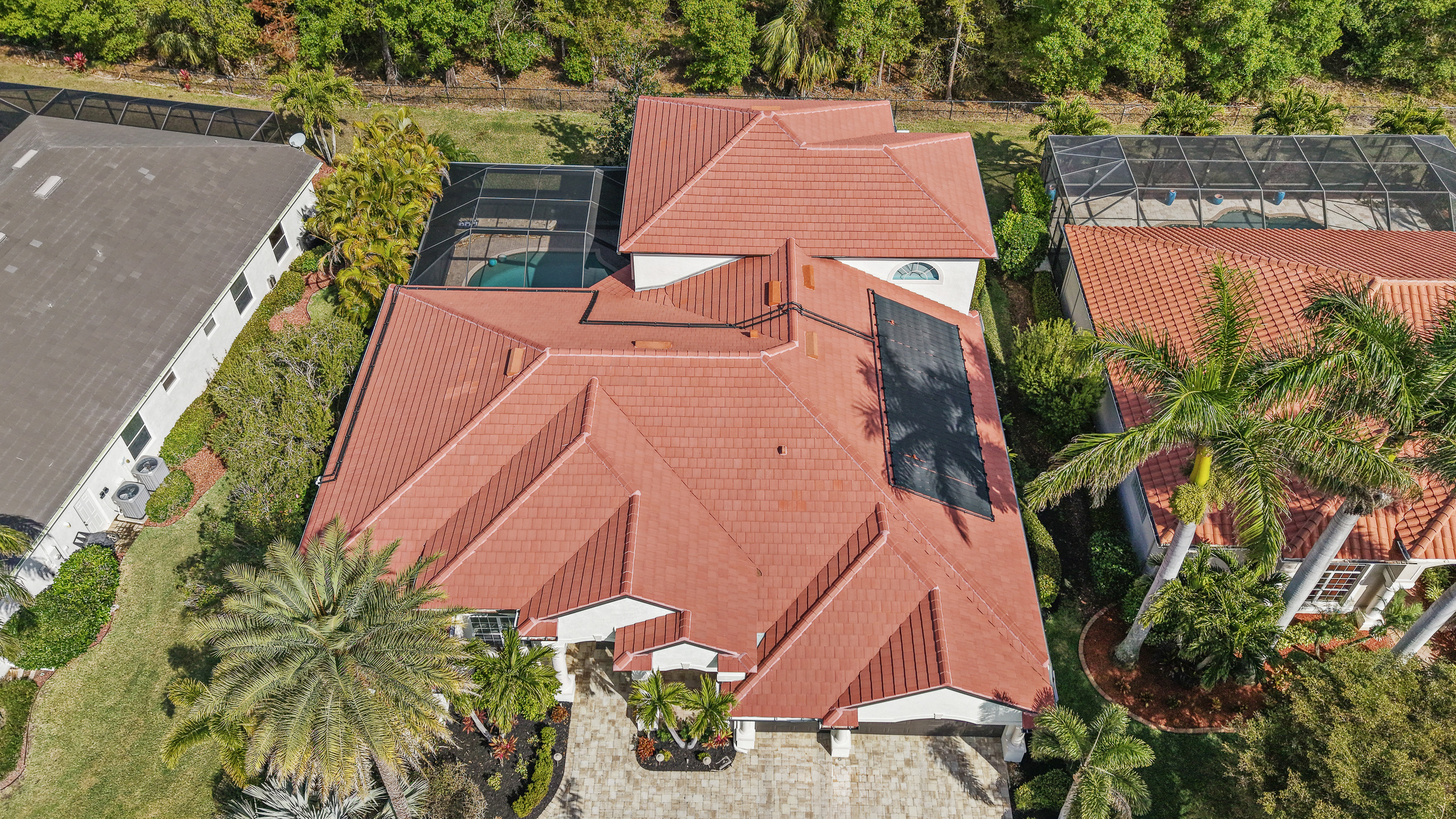 Brown residence aerial topview — Gydn Roofing